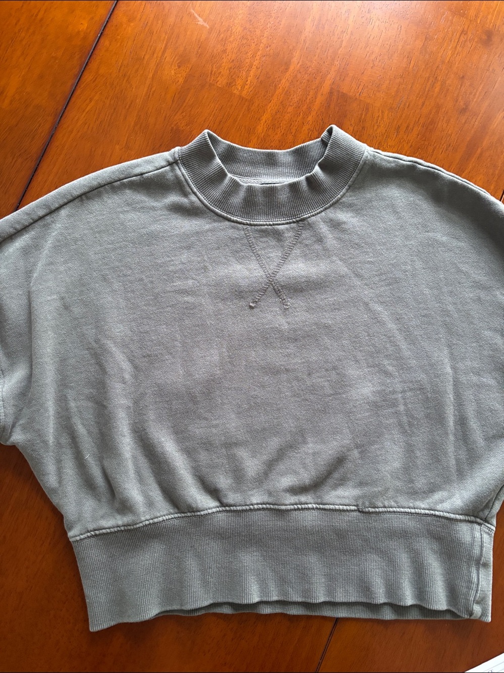 Mono b Olive Green Cropped Sweatshirt Women’s Small Oversized Pullover - Picture 8 of 9